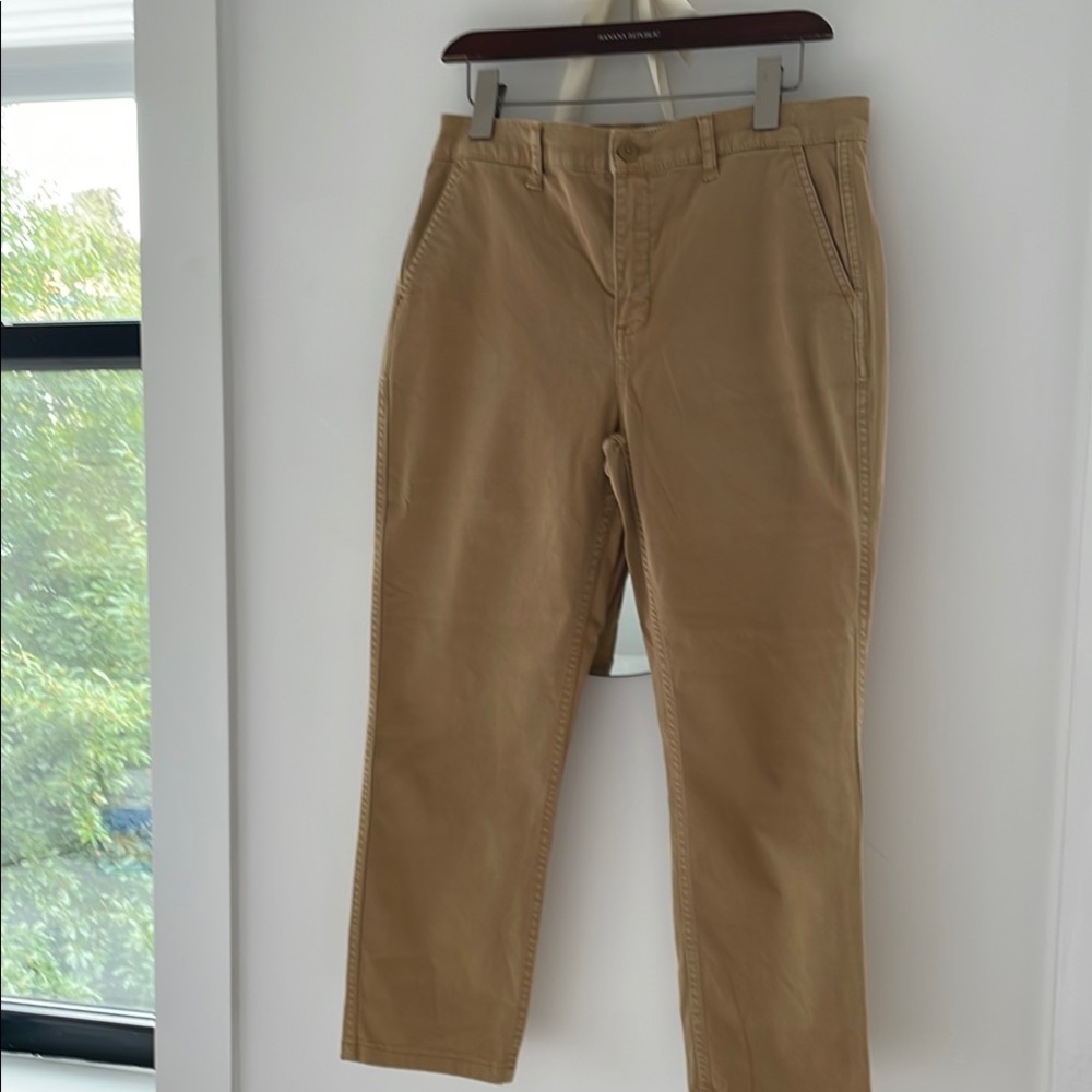 Women’s khaki chino pants